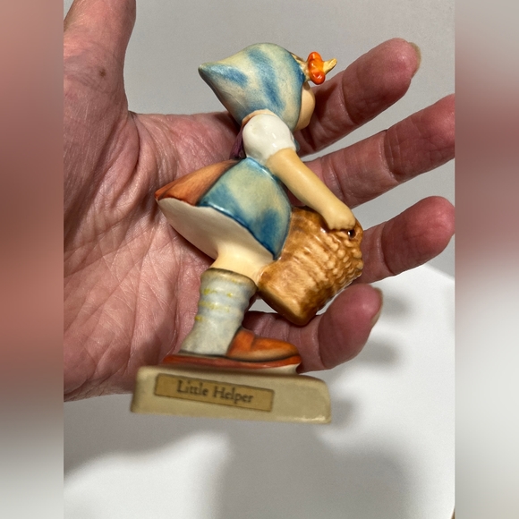 Little Helper Hummel Figurine - Picture 2 of 4